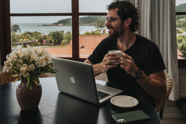 Viajar vai muito além de conhecer um novo destino. É sobre colecionar momentos, vivenciar experiências marcantes e se conectar com a essência do lugar. 